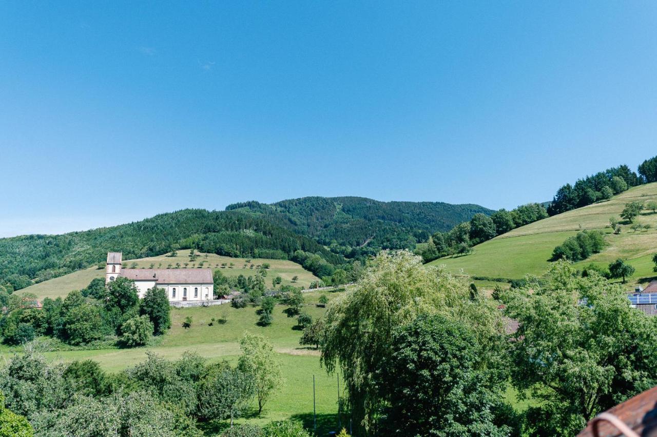 Moderne 2 Zi.-Fewo Blackforest Art Naehe Freiburg Зимонсвальд Экстерьер фото